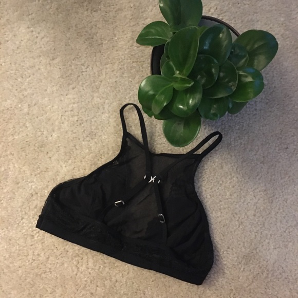 A&F high neck lacy convertible bralette - Picture 4 of 7